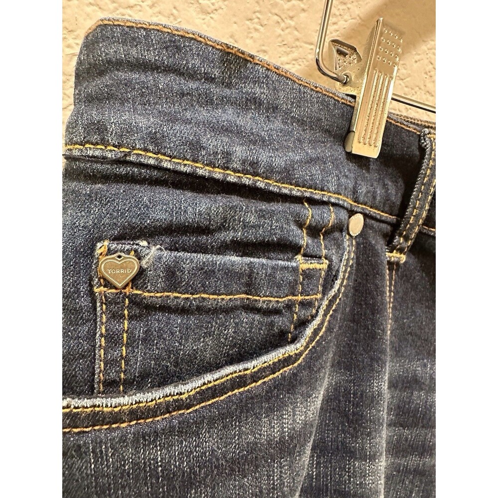 Torrid Denim Bermuda Shorts Women's Plus Size 20 Dark Wash Stretch Blue - Picture 7 of 8